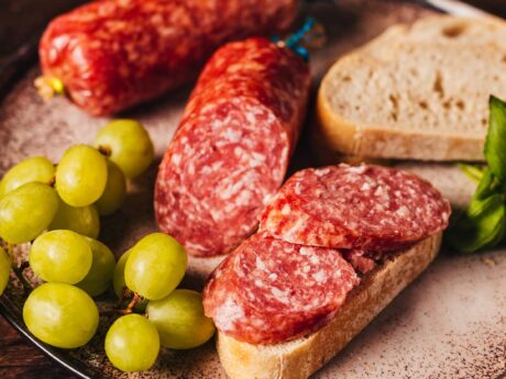 Grobe Mettwurst – Produktfoto (Fleischerei Schomberg)